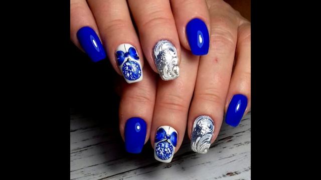 Маникюр с новогодними шариками 💥 ИДЕИ МАНИКЮРА 💥 ДИЗАЙН НОГТЕЙ 💖💖💖 смотреть онлайн