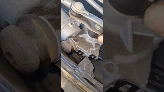 (2015-2017) 2017 Toyota Camry wiper motor replacement. DIY Difficulty level 2 out of 10 (super easy смотреть онлайн