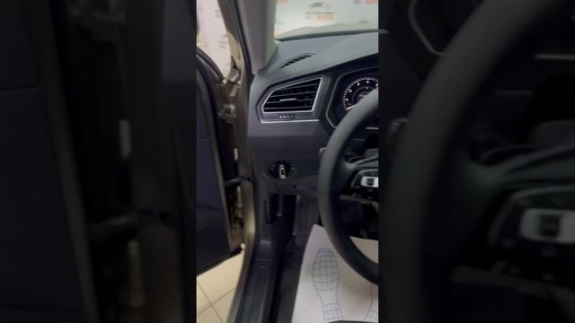 VW Tiguan, 2017, 1.4, AMT, 99 450 км, 2 699 000 ₽ смотреть онлайн