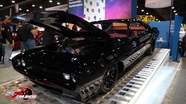DAVE KINDIG Debuts KEVIN HARTS NEW 1000 Horsepower Dodge Challenger 'BANE" | SEMA 2023 DAY 1 смотреть онлайн