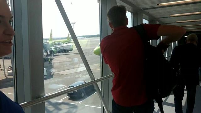 АЗИНО ПОДАРИЛА ПОЕЗДКУ В ДРУГУЮ СТРАНУ | ПИТАЕМСЯ С КОПТЕРА | МОЙ ПЕРВЫЙ ПОЛЕТ | ПАРАД ПРОТИВ ЛЬВА смотреть онлайн