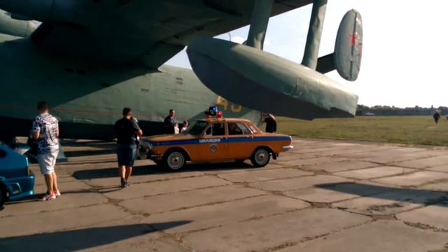 Милицейский автомобиль и сирена времен СССР. смотреть онлайн