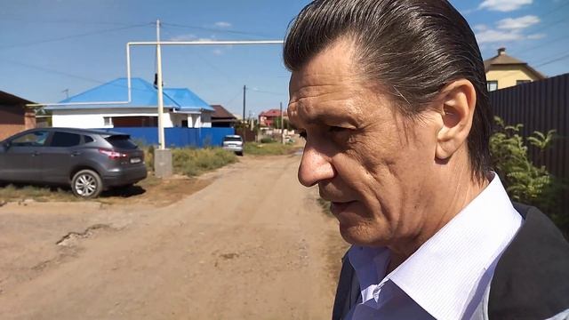 Астрахань Жители п. Кирпичный провели собрание против строительства дороги рядом с их домами... смотреть онлайн