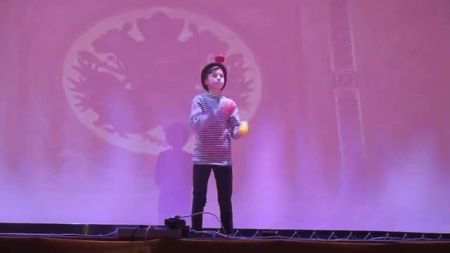 Жонглер мим. смотреть онлайн