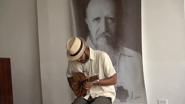 Andrés Palmar: Sonatina en Do menor - Beethoven смотреть онлайн