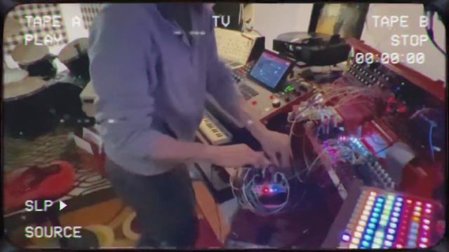 VINYL GOLD - Beats On The Fly - Modular Dj #OddPilot #Modslap Mpc X смотреть онлайн