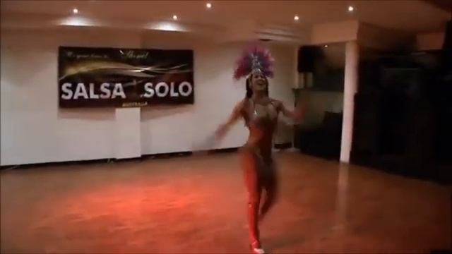 Зажигательный бразильский танец! смотреть онлайн