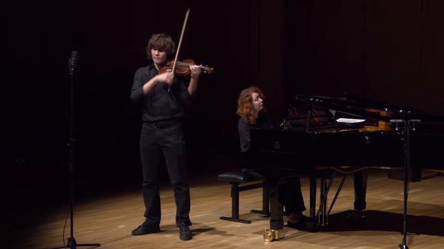 Sultan Rakhmatullin plays Mozart Adagio смотреть онлайн