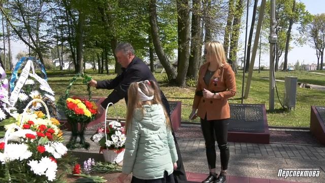 День герба и флага в Гродненском районе отметили торжественным поднятием флага смотреть онлайн