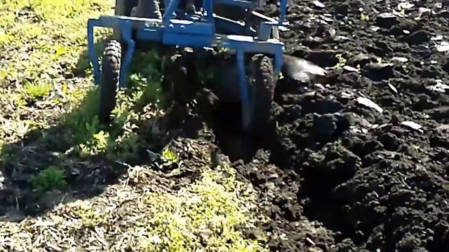 пахота на мотоблоке зубр 10 л.с смотреть онлайн
