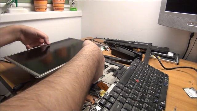 Working on a Lenovo ThinkPad T61 laptop - repair upgrade and Windows 10