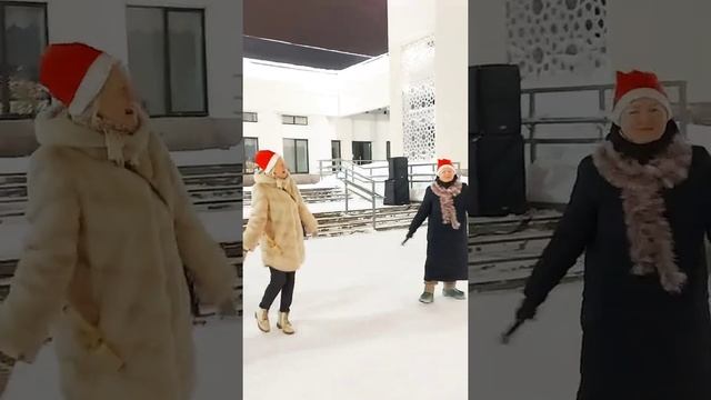 С НОВЫМ ГОДОМ, ДОРОГИЕ ПРЕПОДАВАТЕЛИ, УЧАЩИЕСЯ И РОДИТЕЛИ ТВОРЧЕСКОЙ ПЛОЩАДКИ ДМШ№20 при СОШ№129!! смотреть онлайн