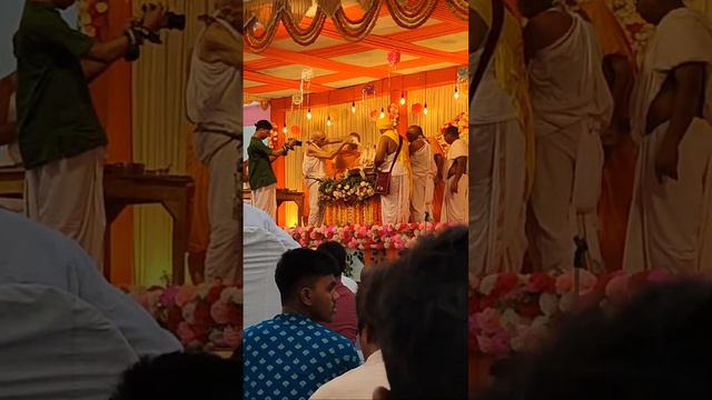 HARE KRISHNA HARE KRISHNA MAHA MANTARA смотреть онлайн