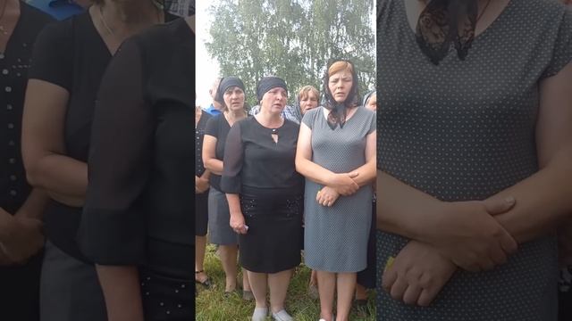 Неймовірно гарна пісня на похороні бійця, що поклав життя за Україну смотреть онлайн