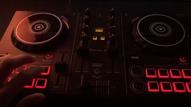 DDJ 200 REVIEW AND LIGHTS смотреть онлайн