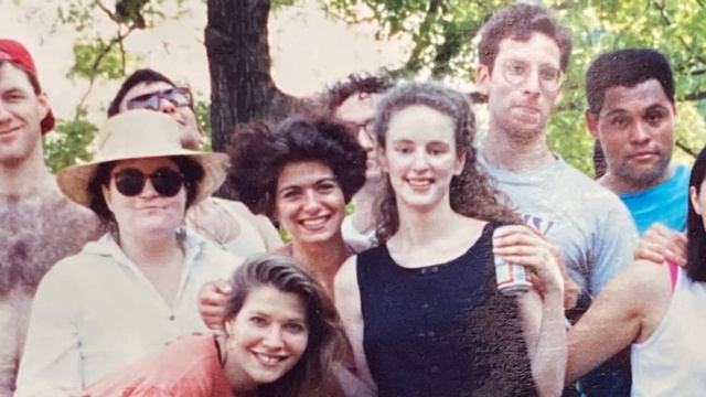 Virtually, Viv - with Debra Messing смотреть онлайн