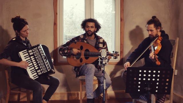 Tamsin Elliott & Tarek Elazhary with Rowan Elliott - Explorations in Bayati (quartertone accordion) смотреть онлайн