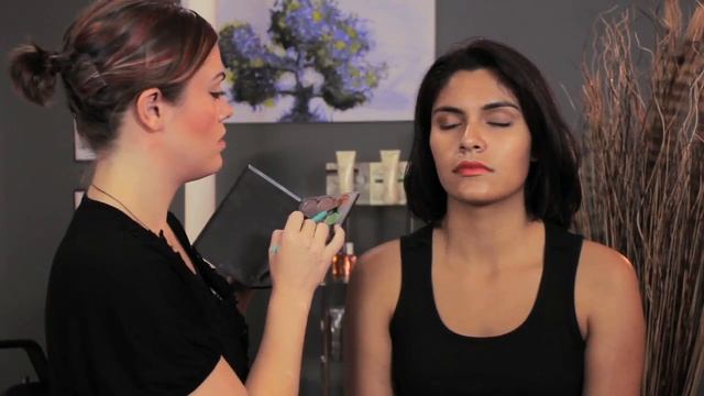 What Color Eye Shadow Do You Wear With Orange? : Makeup Trends смотреть онлайн