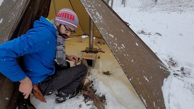 Luxe 3W Titanium Stove First Burn in a Tent смотреть онлайн