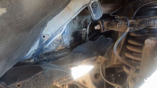 Прадо 120. Разлетелась защита арки.Мелочь но неприятно.