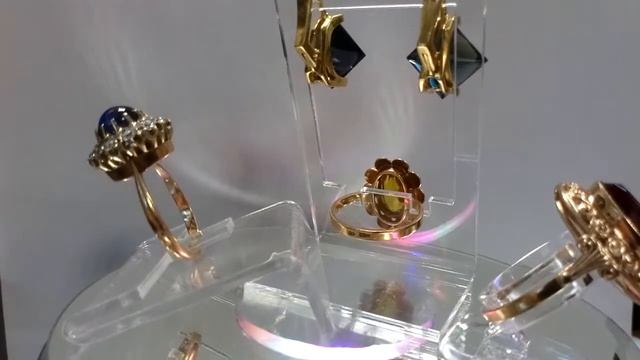 Серьги с александритами, кольцо с жёлтым корундом, кольцо с красным корундом, кольцо с сапфиром смотреть онлайн