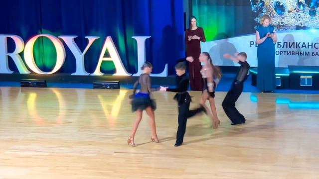 Никита Башинский - Варвара Хацкевич Royal Ball Юниоры 2 Open Пасодобль смотреть онлайн