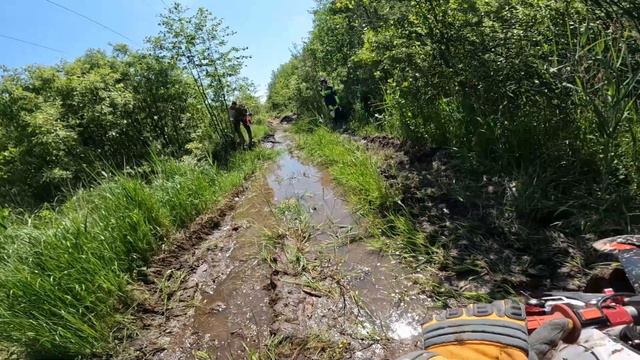 МЕСИМ ГРЯЗЬ НА ЭНДУРО! ПРОБИВАЕМ ДОРОГУ НА ПЛЯЖ В АНЦИФЕРОВО!