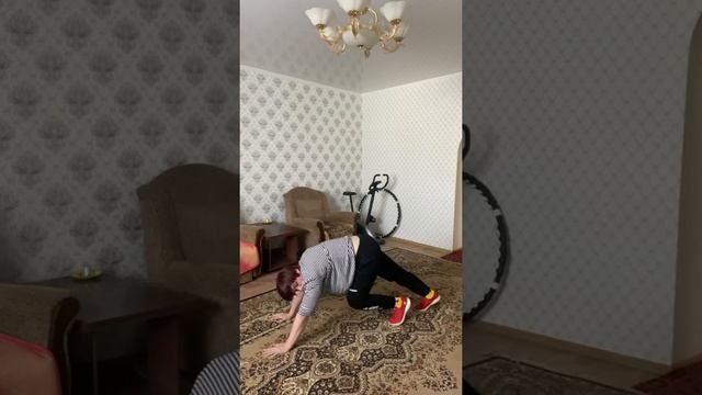 Табата с Пахирко|| 4 минуты в день|| подтягиваем мышцы живота смотреть онлайн