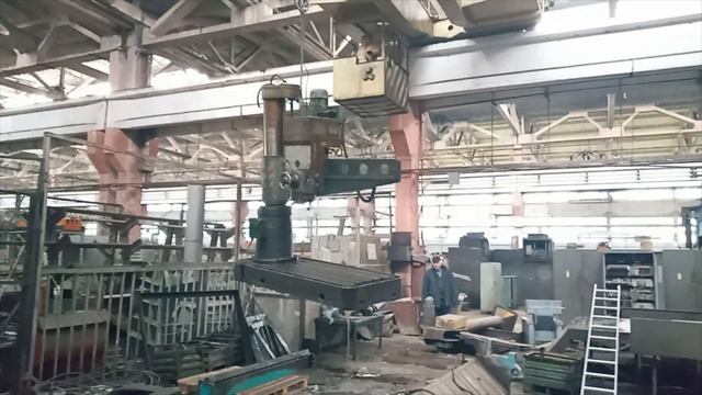 Запуск,погрузка радиально сверлильного станка 2М55 смотреть онлайн