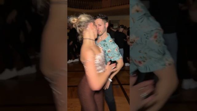 Bachata sensual Dance - Liza y Mahir from Berlin ?? baile social (no choreography) смотреть онлайн
