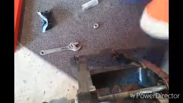 Changing bearings in pit bike swing arm how to and how not to смотреть онлайн