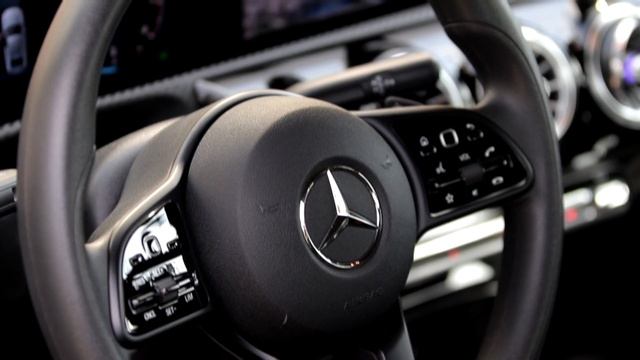 TEST DRIVE #026 / MERCEDES BENZ CLASE A SEDÁN / DIVEMOTOR / CARLOS PALOMINO смотреть онлайн
