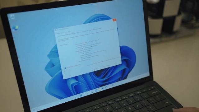 I Bought A Second Hand Laptop (Microsoft Surface Laptop 3 + Tips For Buying Used Laptop) смотреть онлайн