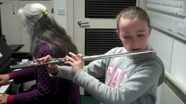 Saoirse playing Contemplation by Giuseppe Concone смотреть онлайн