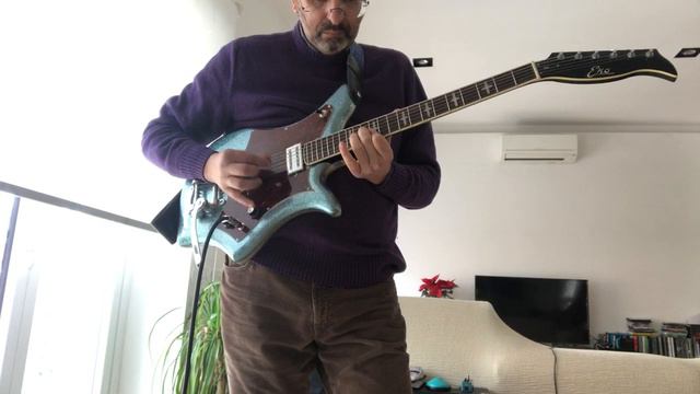 Rebel Rouser and country style improvisation on a EKO 700, (a.k.a. the "Sparkling Monster") смотреть онлайн