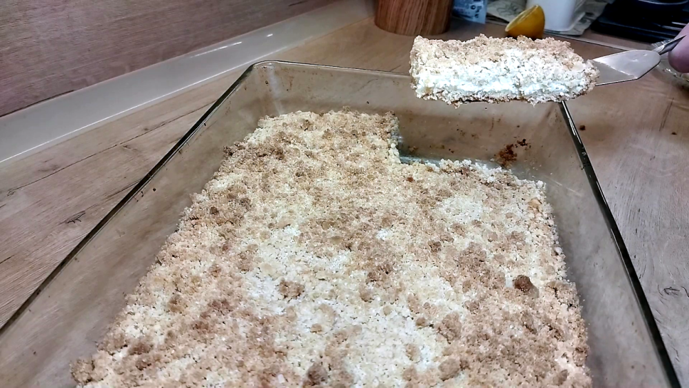 Песочный Творожник - простой рецепт домашней выпечки смотреть онлайн