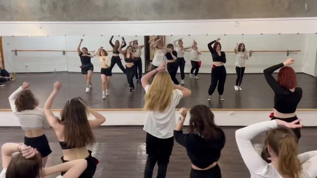 [K-POP DANCE COVER | ONE TAKE] IZ*ONE - LA VIE EN ROSE DANCE PRACTICE VER. by MOONLIGHT from RUSSIA смотреть онлайн