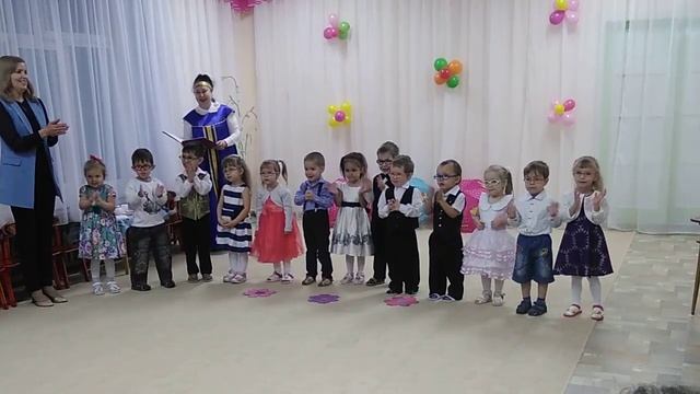 малыши поздравляют мам с днем матери! смотреть онлайн