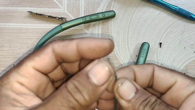 Sony Bluetooth headphones easy repair смотреть онлайн
