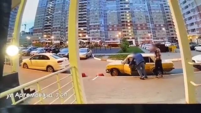 Липецкие подростки разбили стекла в машине смотреть онлайн