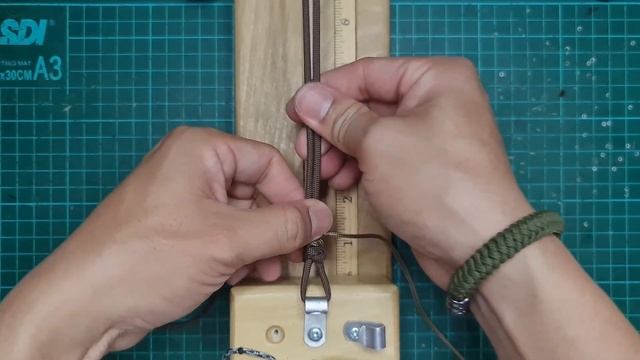 HOW TO MAKE ZIPPER SINNET PARACORD BRACELET WITHOUT BUCKLE , PARACORD TUTORIAL, DIY. смотреть онлайн
