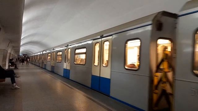 Метропоезд 81-760/761 