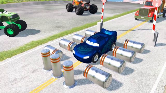 3 COLOR LIGHTNING MCQUEEN VS 4 MONSTER TRUCKS ROBBERY STORY смотреть онлайн