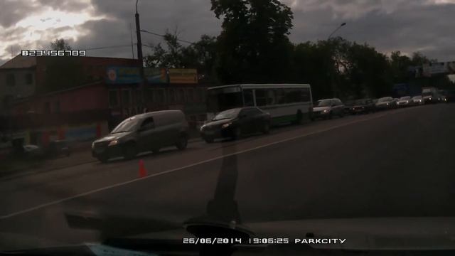 Дальнобой подпортил фейс ДПСникам!!! Trucker tarnished face of traffic police смотреть онлайн