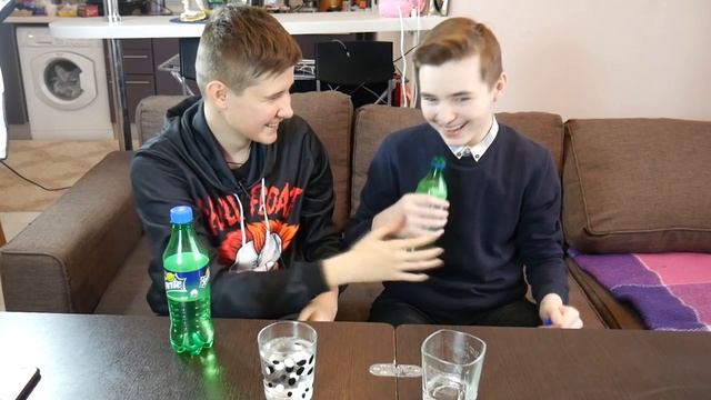 ДЕШЕВАЯ ГАЗИРОВКА ПРОТИВ ДОРОГОЙ | ОТРАВИЛИ СПРАЙТОМ В ПЯТЕРОЧКЕ | СРАВНЕНИЕ КОЛЫ ФАНТЫ СПРАЙТА смотреть онлайн