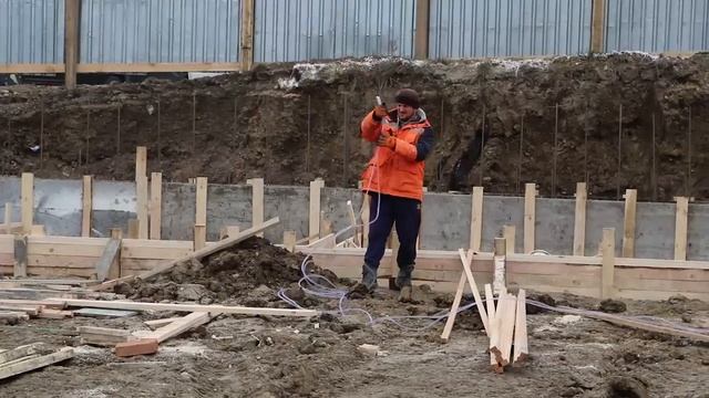 Махачкалинцы недовольны строительством автозаправки смотреть онлайн