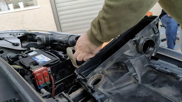 Renault clio 3 1.2 air filter replacement смотреть онлайн