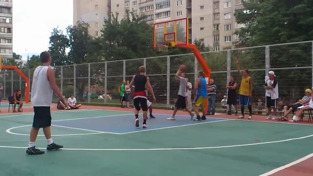 Финальная игра. ХНУРЭ - Кремень. Часть 5. Kharkiv Streetball Cup 2012. смотреть онлайн