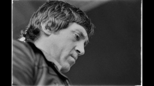 РЯДОМ С ВЛАДИМИРОМ ВЫСОЦКИМ стихи Вадима Никитина (муз. и исп. Ю. Валикова смотреть онлайн