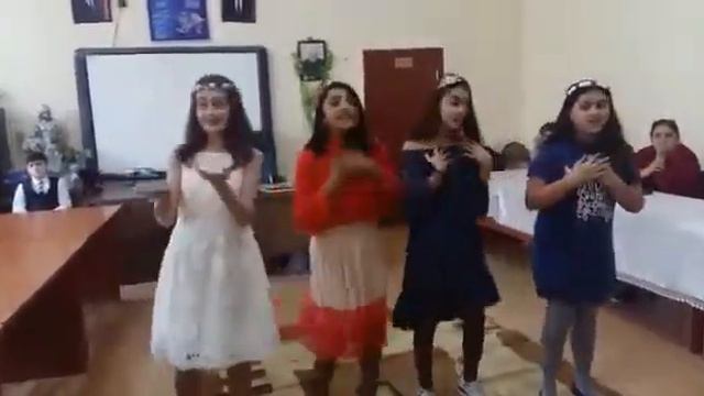 Наше выступление на 8-ое марта!Было круто! смотреть онлайн
